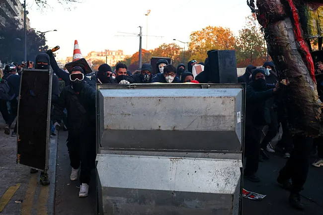 Avrupa kaosu yaşıyor: Fransa'da başlayan olaylar Almanya'ya taşındı! Binlerce kişi sokağa çıktı...