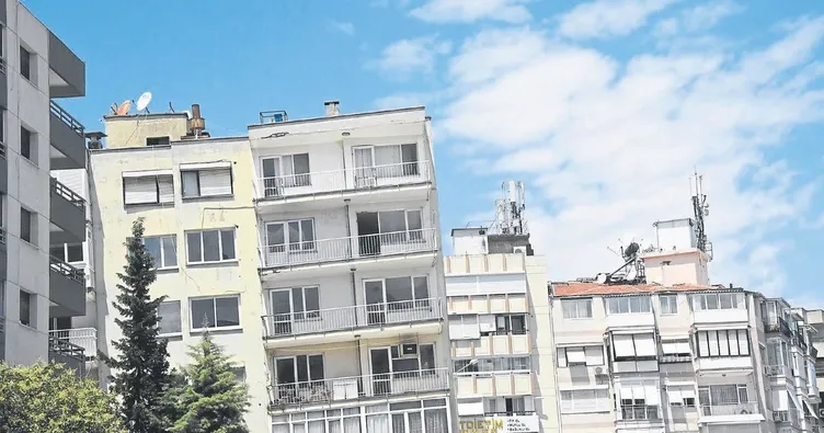 Bostanlı’nın eğik binaları yıkılmadı