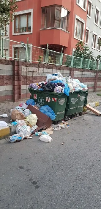 CHP'li belediye sayesinde Maltepe'de çöp dağları geri döndü. Vatandaş, ilçenin adını 'çöptepe' olarak kullanıyor