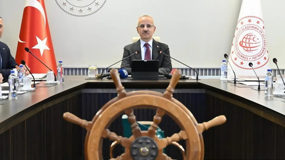 Türk bayraklı gemilerde güvenlik seviyesi en üst düzeye çıkarıldı Türk bayraklı gemilerde güvenlik seviyesi en üst düzeye çıkarıldı