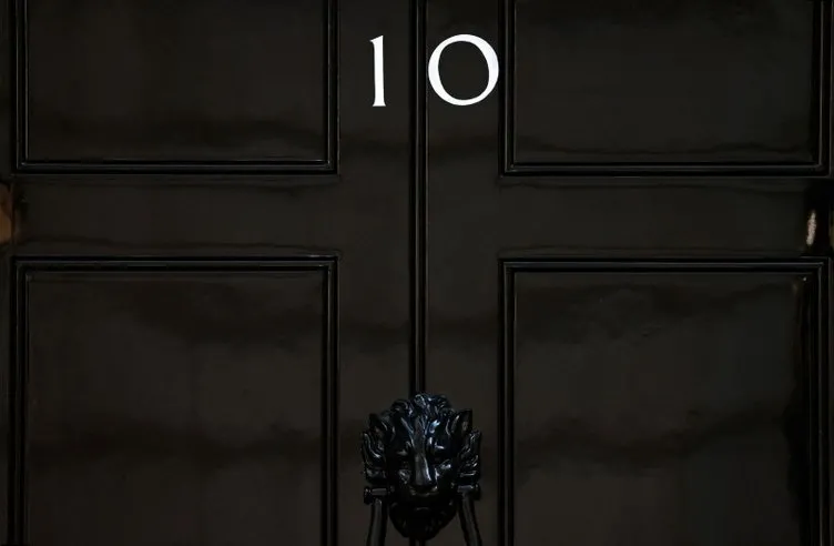 İngiltere bu iddia ile çalkalanıyor! Boris Johnson’un yeni görev yeri...
