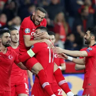 Beşiktaş'tan flaş transfer kararı! Burak Yılmaz ve Cenk Tosun...