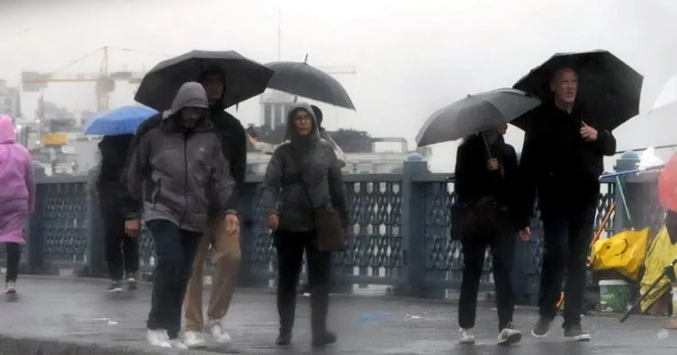 İstanbul’da sağanak yağmur trafik yoğunluğunu arttırdı