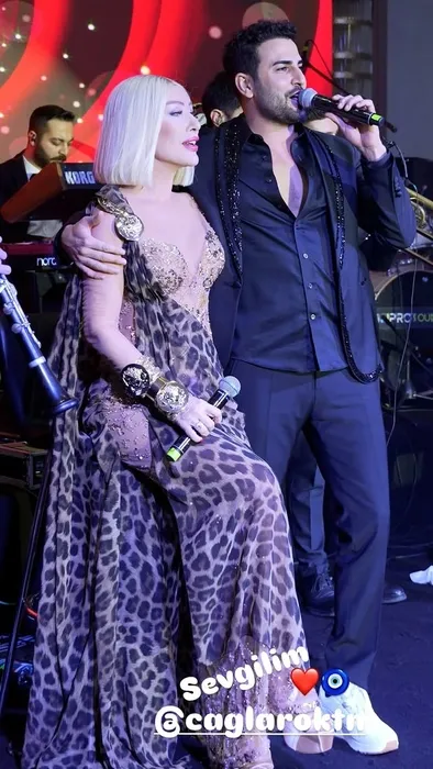 62 yaşına giren Seda Sayan’a 25 yaş küçük eşinden aşk dolu kutlama! Çağlar Ökten: Bir ömür el ele, göz göze yıllarımız olsun