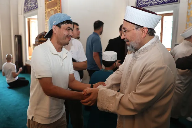 diyanet-isleri-baskani-tokyo-camii-diyanet-vakfi-genel-kurul-toplantisina-katildi-1786298506063.jpg