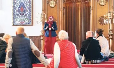 Almanlar camileri gezip İslam’ı tanıdı
