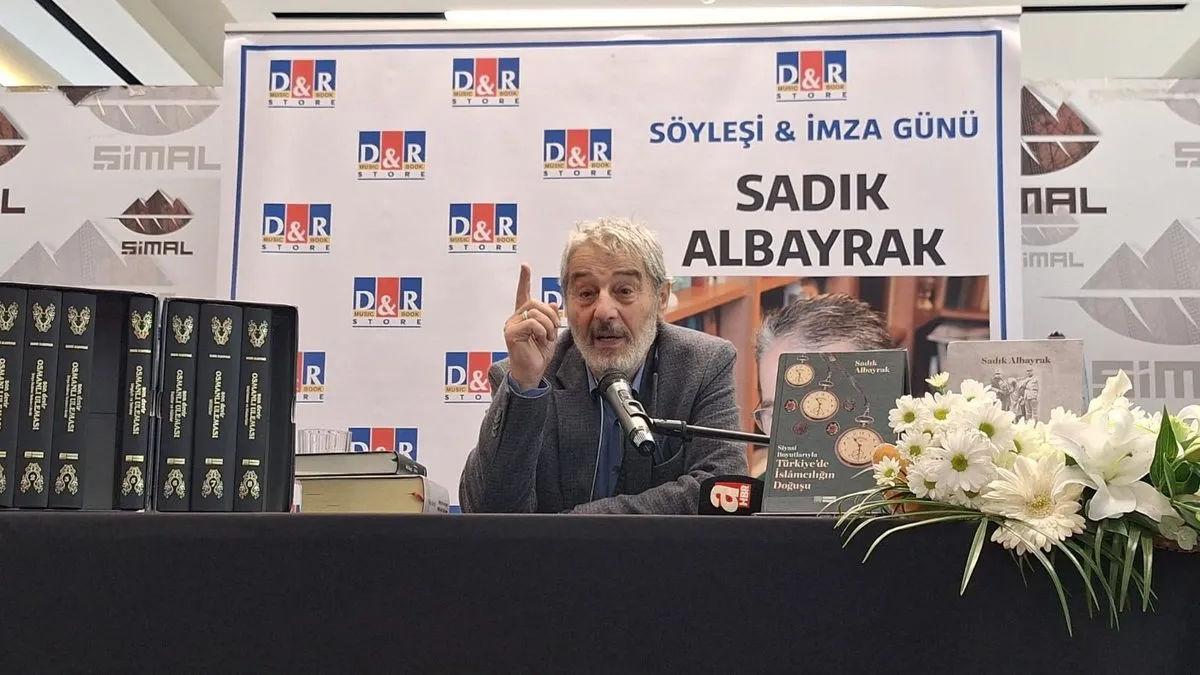 Gazeteci-Yazar Sadık Albayrak D&R Rize'de okurlarıyla buluştu: “İmam hatipli öğrencilere ışık olmak boynumuzun borcudur”