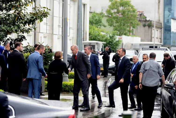 Cumhurbaşkanı Erdoğan AK Parti İstanbul İl Başkanlığı'nda