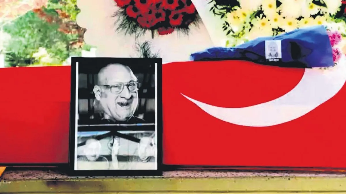 Tiyatrocu Atuner son yolculuğuna uğurlandı