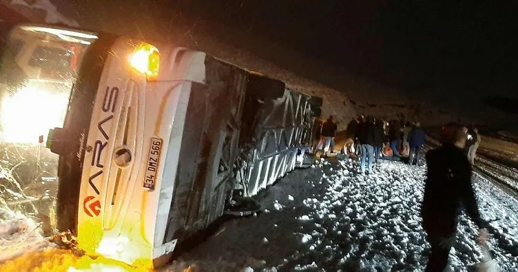 Kars’ta yolcu otobüsü devrildi: 4 ölü, 18 yaralı