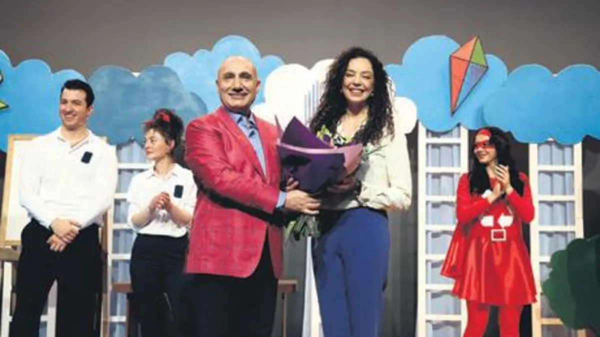 Azra Akın güzel bir dünya için çocuklara yol gösteriyor Azra Akın güzel bir dünya için çocuklara yol gösteriyor