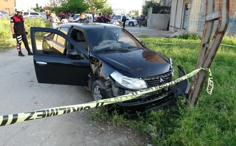 Polis, ’dur’ ihtarına uymayan otomobile ateş açtı: 2 yaralı