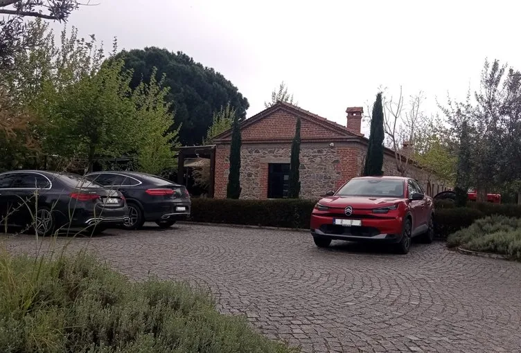 İmamoğlu’nun babası buna ne diyecek? Aylık kirası sadece 250 liracık! 350 yıllık tarihi bina ranta kurban edildi