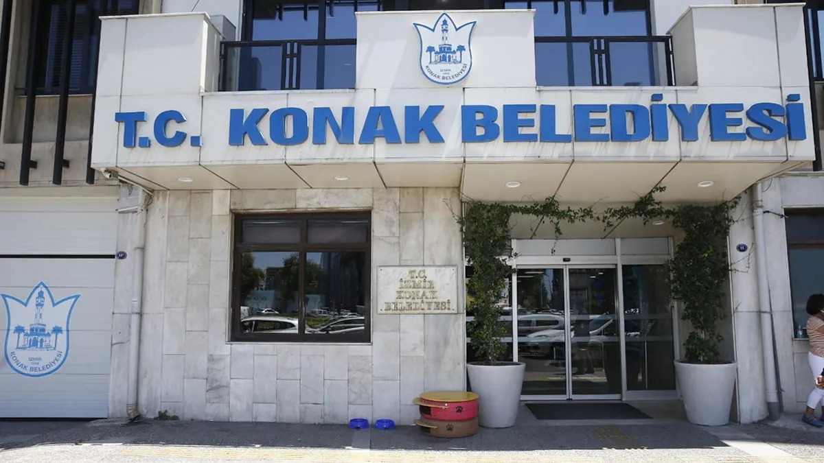 CHP’li Konak Belediyesi’nde kriz bitmiyor! Mutlu, partilisi 2 meclis üyesini il başkanlığına şikayet etti CHP’li Konak Belediyesi’nde kriz bitmiyor! Mutlu, partilisi 2 meclis üyesini il başkanlığına şikayet etti