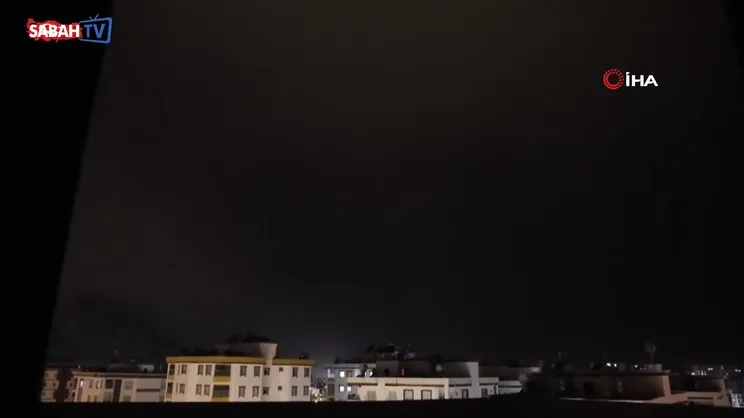 Kozan'da yıldırım düşme anı kamerada