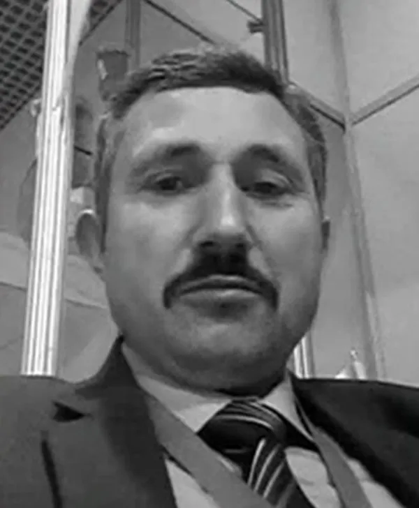kaza-yapan-aracina-bakarken-canindan-oldu-1791445020281.jpg