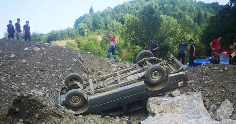 Orman işçilerini taşıyan araç şarampole yuvarlandı! 3 kişi yaralı