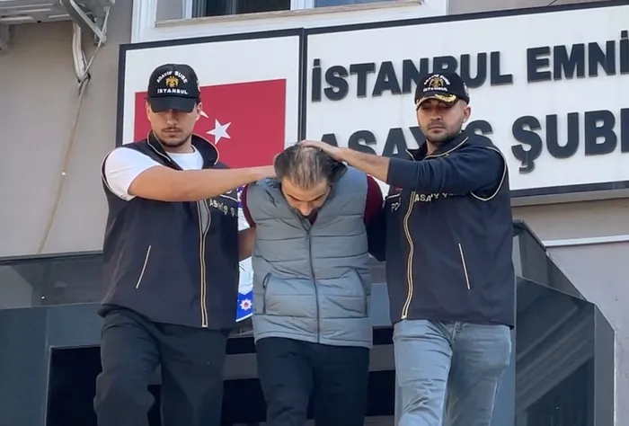 interpol-kirmizi-bultenle-ariyordu-buyukcekmecede-yakalandi-1792671485288.jpeg