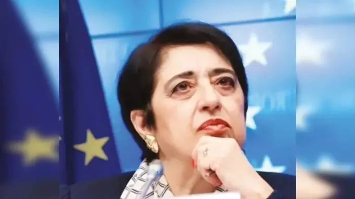 Rum yönetimini suçlayarak fotoğrafları paylaştı! Eski Rum bakandan katliam itirafı