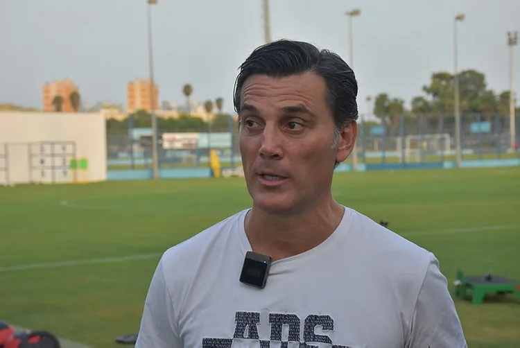 montella-balotelli-ile-yasadigi-tartisma-hakkinda-konustu-1662026047675.jpg