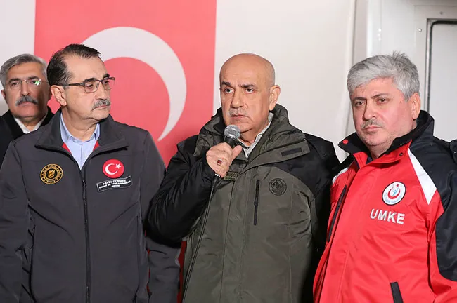 son-dakika-kahramanmaras-deprem-bolgesinden-aci-haberler-pes-pese-geliyor-iste-depremde-olenlerin-sayisi-1675707387279.jpg SON DAKİKA: Kahramanmaraş deprem bölgesinden acı haberler! AFAD'dan ölü sayısı ve yaralı sayısı için yeni açıklamalar