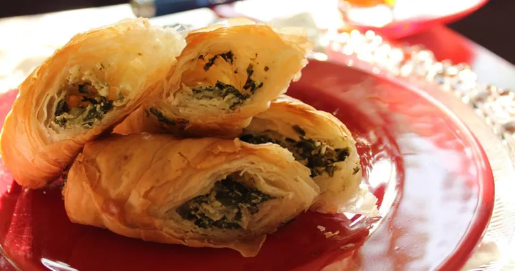 En kolay ve pratik ıspanaklı börek tarifi Ispanaklı börek nasıl En kolay ve pratik ıspanaklı börek tarifi Ispanaklı börek nasıl