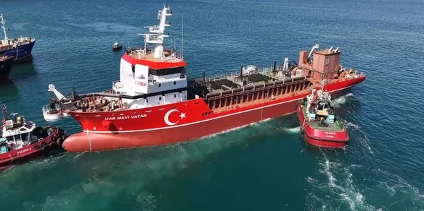 ilk-yerli-ve-milli-tarama-gemisi-suya-indi-bakan-uraloglu-tarama-ve-temizlemeyi-kendi-gemimizle-yapacagiz-1790413656275.jpeg