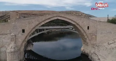 Tarihi köprünün yanına sonradan inşa edilen köprünün kaldırılmasını istiyorlar