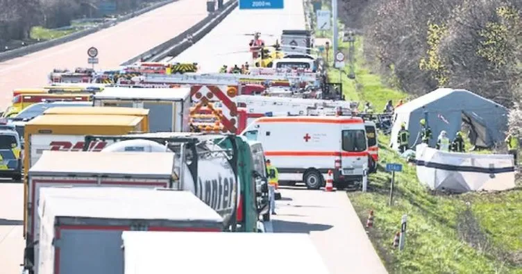 A9’da korkunç kaza: Otobüs devrildi, 5 ölü