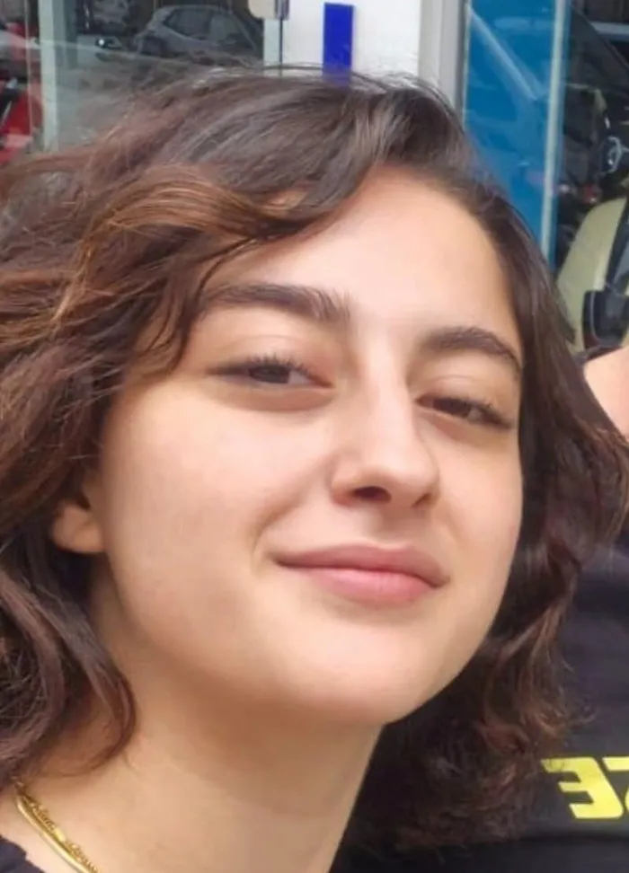 sakarya-yaya-gecidinde-otomobilin-carptigi-begum-oldu-1789028165346.jpg