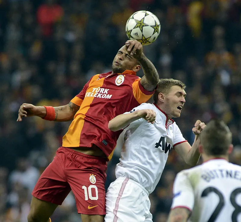 галатасарай манчестер юнайтед. галатасарай манчестер юнайтед. 20 ноября 2012 галатасарай (турция) - манчестер юнайтед (англия) 1:0. галатасарай манчестер юнайтед статистика личных встреч. галатасарай манчестер юнайтед.