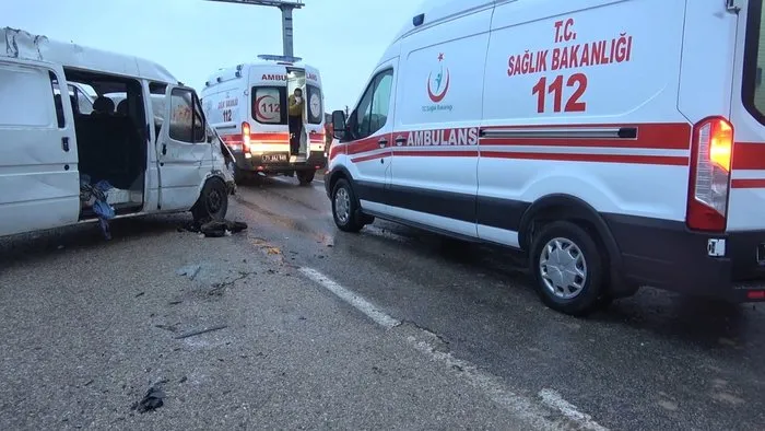 Panelvan minibüs takla attı: 1 ölü, 7 yaralı