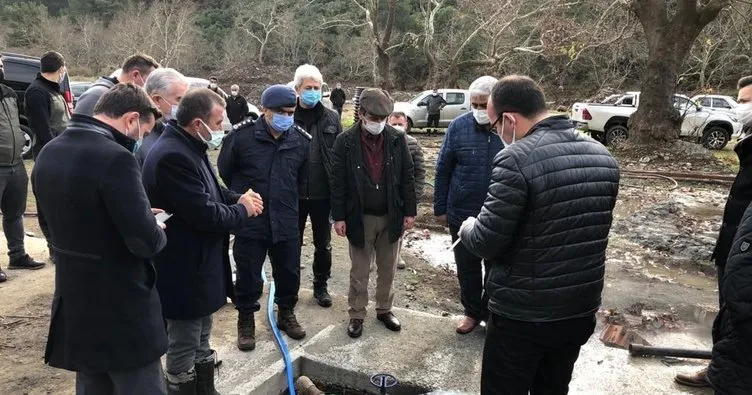 Çizmelerini giydi, köy köy gezdi