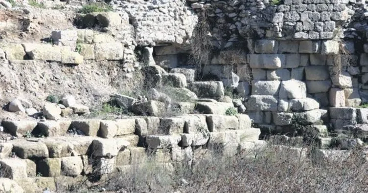 Bergama’da yeni sur duvarları keşfedildi
