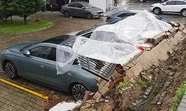 Aydın’da istinat duvarı yıkıldı: 5 araç zarar gördü! #aydin