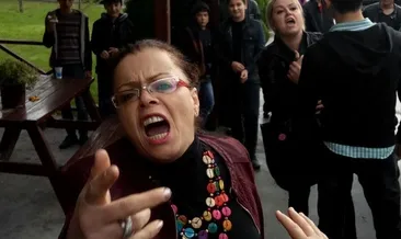 Öğretmen ve öğrencilere çirkin saldırı