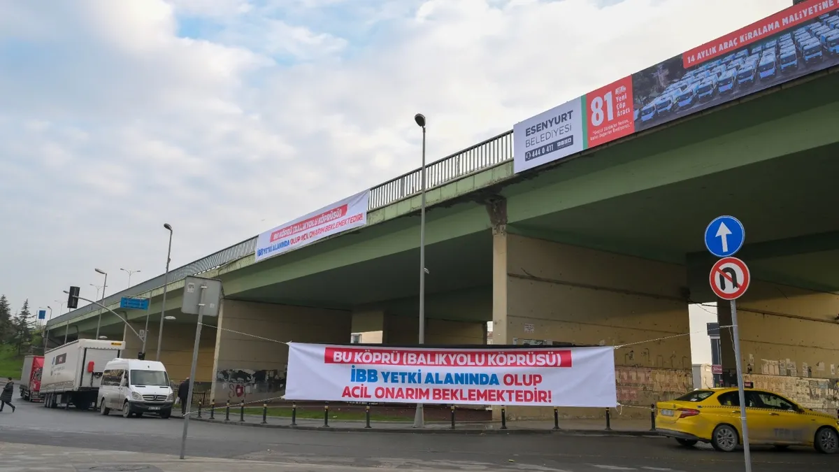 İBB’ye ait Balıkyolu Köprüsü tehlike saçıyor İBB’ye ait Balıkyolu Köprüsü tehlike saçıyor