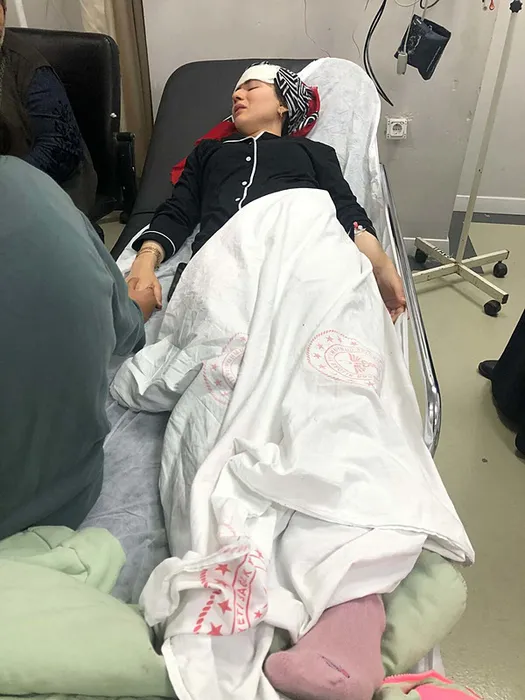 İzmir’de koca dehşeti: Boşanacakları gün eşi ve kızını yaraladı!