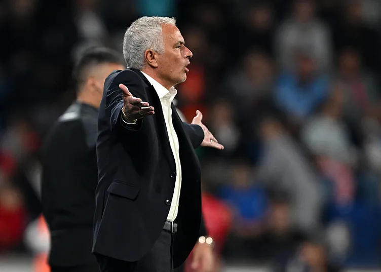 Fenerbahçe’de değişim vakti! Jose Mourinho’nun işaret ettiği 2 yıldız...