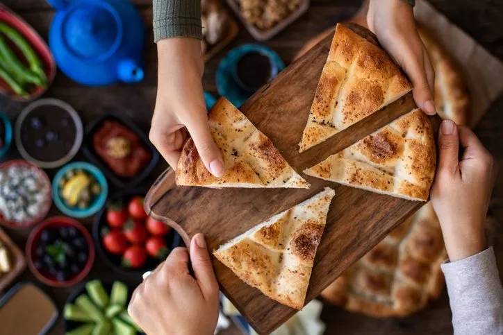Sahurda ne yenir, ne yenmez? Sahurda tok tutan ve susatmayan yiyecekler nelerdir? Örnek sahur menüsü