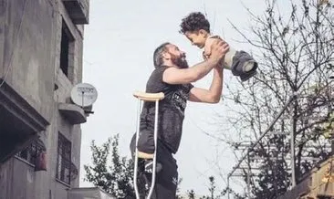 Yılın fotoğrafının hikayesi! Suriyeli baba ve oğlu A Haber’de...