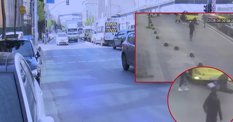 Bağcılar’da korkunç kaza! Annesi ile yolun karşısına geçiyordu: İETT otobüsü çarptı! Kaza anı kamerada