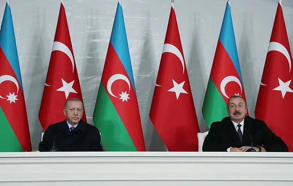 ilham-aliyevden-baskan-erdogana-ovgu-dolu-sozler-oyle-bir-cevap-verdi-ki-1635274459652.jpg İlham Aliyev'den Başkan Erdoğan'a övgü dolu sözler: Öyle bir cevap verdi ki...