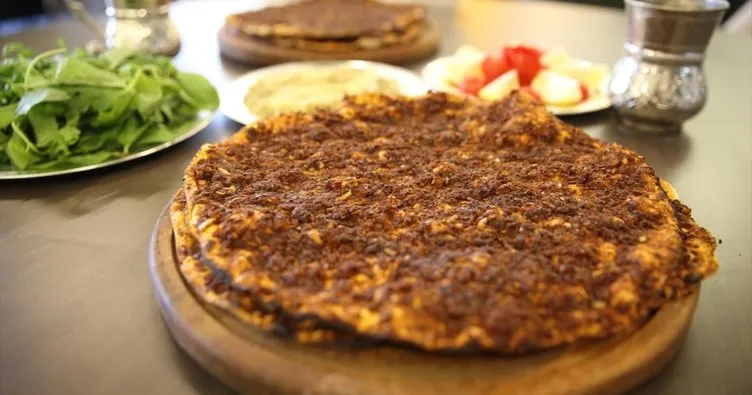 İftarın da sahurun da gözdesi lahmacun