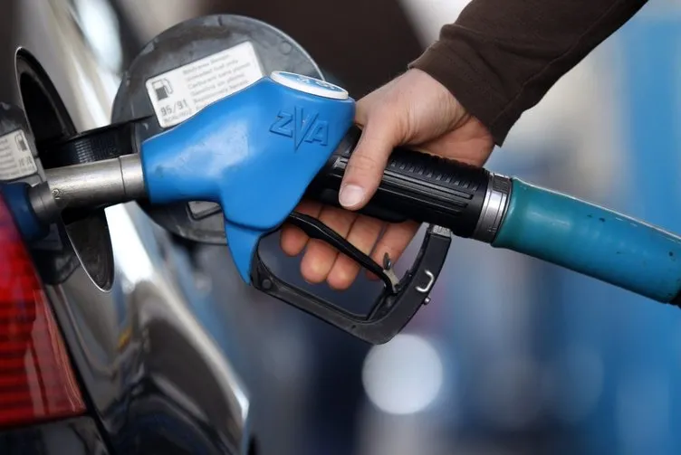 BENZiN, MAZOT FiYATI SON DAKİKA: Petrol yükseldi çifte zam geliyor: Benzin ve motorin fiyatları ne kadar?