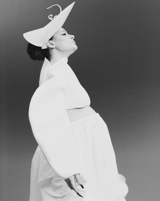 3’ncü çocuğunu kucağına alan Atiye’den duygulandıran paylaşım! ’Rumi’ bebekle ilk fotoğraf