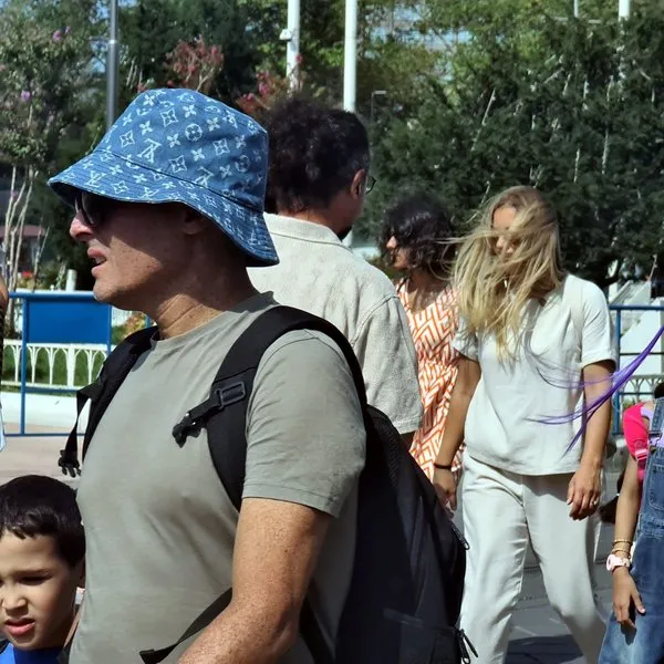 Aydınlatma Direği Fırtınada Yan Yattı