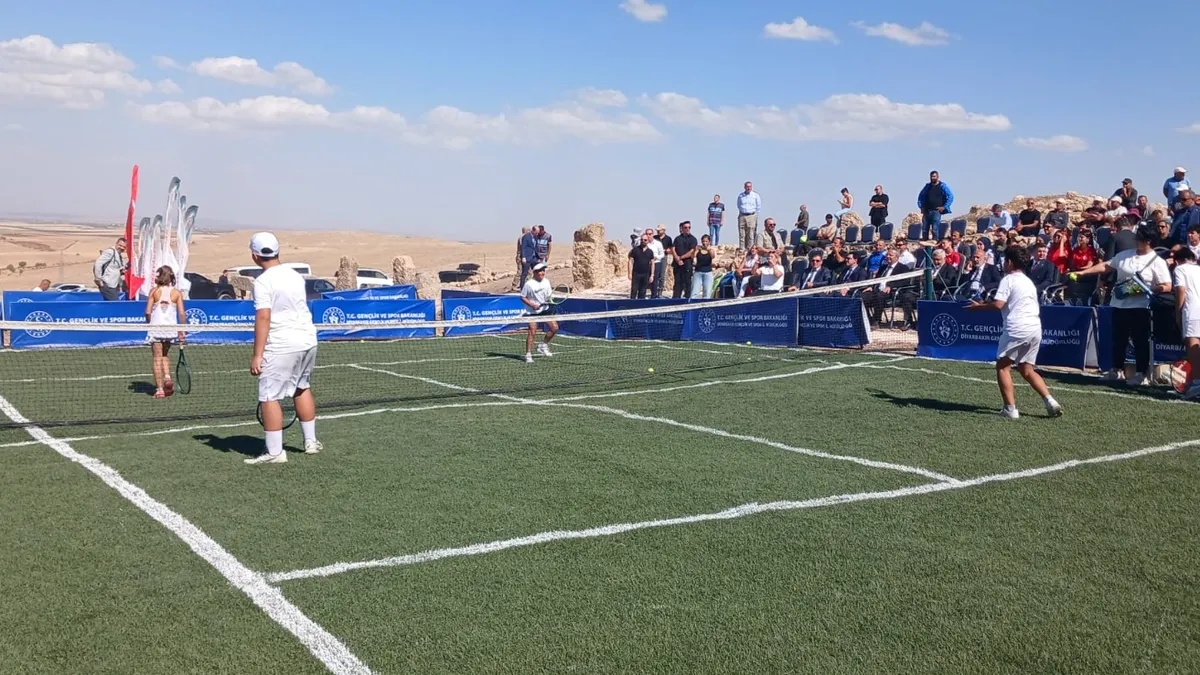 3 bin yıllık kalede tenis turnuvası