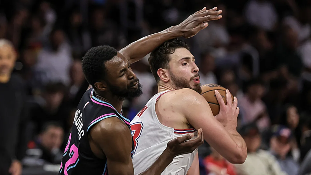 NBA’de Alperen Şengün’lü Rockets, Heat’e yenildi! NBA’de Alperen Şengün’lü Rockets, Heat’e yenildi!