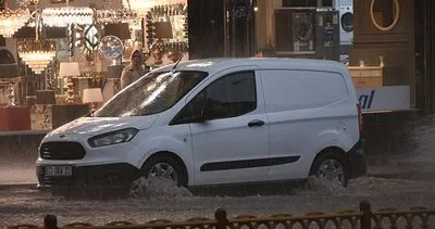Erzurum’da sağanak sele neden oldu! Alt geçitleri su bastı, caddeler göle döndü